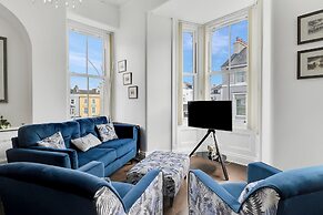 2 Bed - Hoe Heights by Smart Welcomes