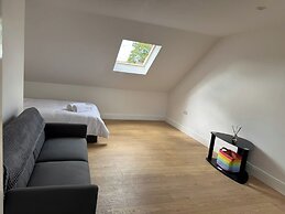 Lancing Road Cozy Apartment in Croydon