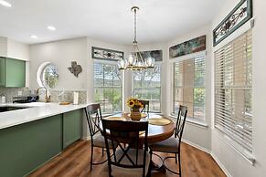 Hill Country Island Retreat