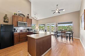 Shiraz Haus - Unit B