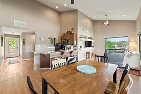 Shiraz Haus - Unit B
