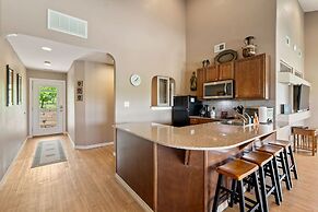 Shiraz Haus - Unit B
