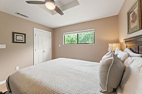 Shiraz Haus - Unit B