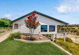 Shiraz Haus - Unit B