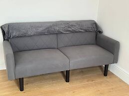 Cosy Croydon Apartment With 2 Bedrooms