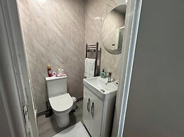 Cosy Croydon Apartment With 2 Bedrooms