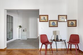 Artsi - 3BR Apt w Balcony in Athens