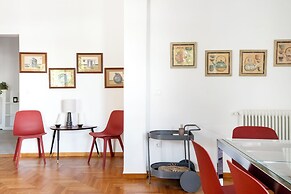 Artsi - 3BR Apt w Balcony in Athens