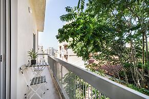 Artsi - 3BR Apt w Balcony in Athens
