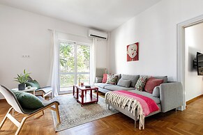 Artsi - 3BR Apt w Balcony in Athens