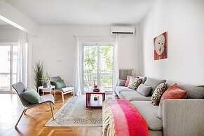 Artsi - 3BR Apt w Balcony in Athens