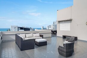 Olimpo Court by Otium