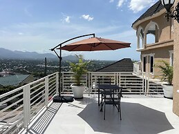 360 Rokview Suites