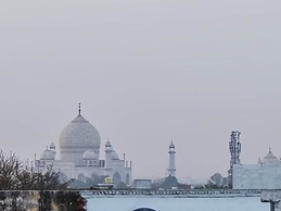 Taj Belleza Vista By Trippizo