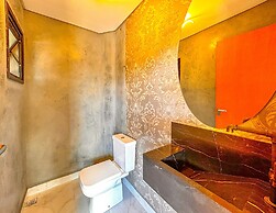 Casa com 4 Su tes Jacuzzi e Lareira Externa