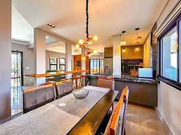 Casa com 4 Su tes Jacuzzi e Lareira Externa