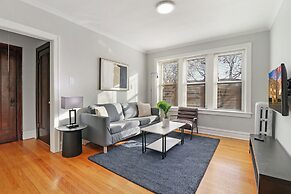 1BR Airy Apt- Barry 2