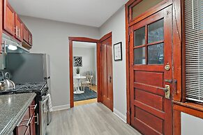1BR Airy Apt- Barry 2