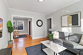 1BR Airy Apt- Barry 2