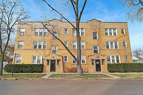 1BR Airy Apt- Barry 2