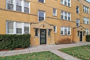 1BR Airy Apt- Barry 2
