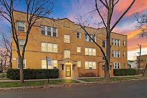 1BR Airy Apt- Barry 2