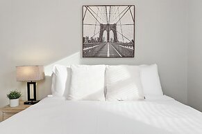 1BR Airy Apt- Barry 2