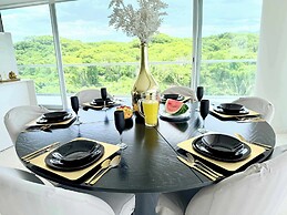Luxury 2BR Bolongo Ocean View Private Beach