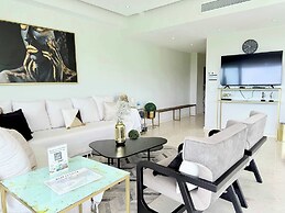 Luxury 2BR Bolongo Ocean View Private Beach