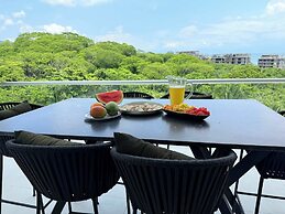 Luxury 2BR Bolongo Ocean View Private Beach