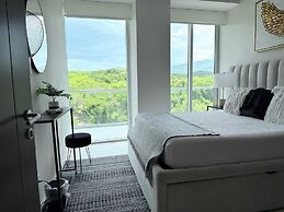 Luxury 2BR Bolongo Ocean View Private Beach