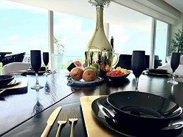Luxury 2BR Bolongo Ocean View Private Beach