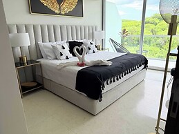 Luxury 2BR Bolongo Ocean View Private Beach