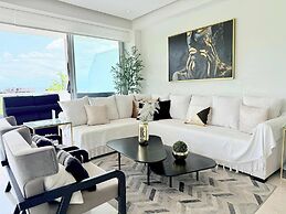 Luxury 2BR Bolongo Ocean View Private Beach