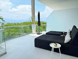 Luxury 2BR Bolongo Ocean View Private Beach