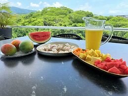 Luxury 2BR Bolongo Ocean View Private Beach