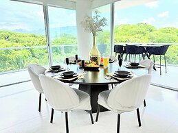 Luxury 2BR Bolongo Ocean View Private Beach