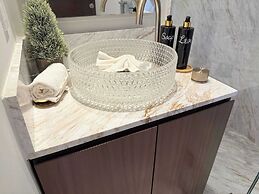 Luxury 2BR Bolongo Ocean View Private Beach
