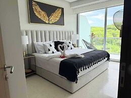 Luxury 2BR Bolongo Ocean View Private Beach