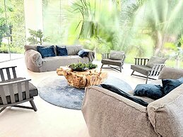 Luxury 2BR Bolongo Ocean View Private Beach