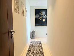 Luxury 2BR Bolongo Ocean View Private Beach