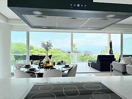 Luxury 2BR Bolongo Ocean View Private Beach
