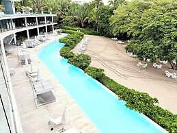 Luxury 2BR Bolongo Ocean View Private Beach