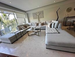 Bolongo: Your Exclusive Oceanfront Escape