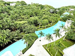 Bolongo: Your Exclusive Oceanfront Escape