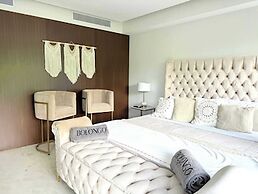 Bolongo: Your Exclusive Oceanfront Escape
