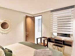 Bolongo: Your Exclusive Oceanfront Escape