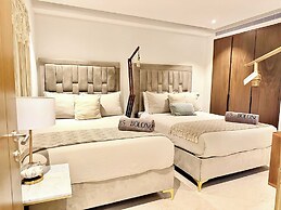 Bolongo: Your Exclusive Oceanfront Escape
