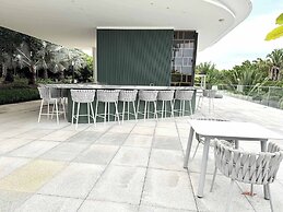 Bolongo: Your Exclusive Oceanfront Escape