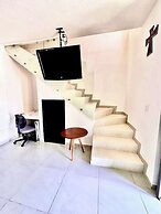 Private Jacuzzi and Pool 2 Level House
